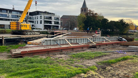 Nutteloze en dure Martinusbrug in aanbouw